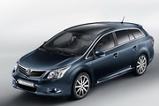бампер передний бу для тойота Авенсис